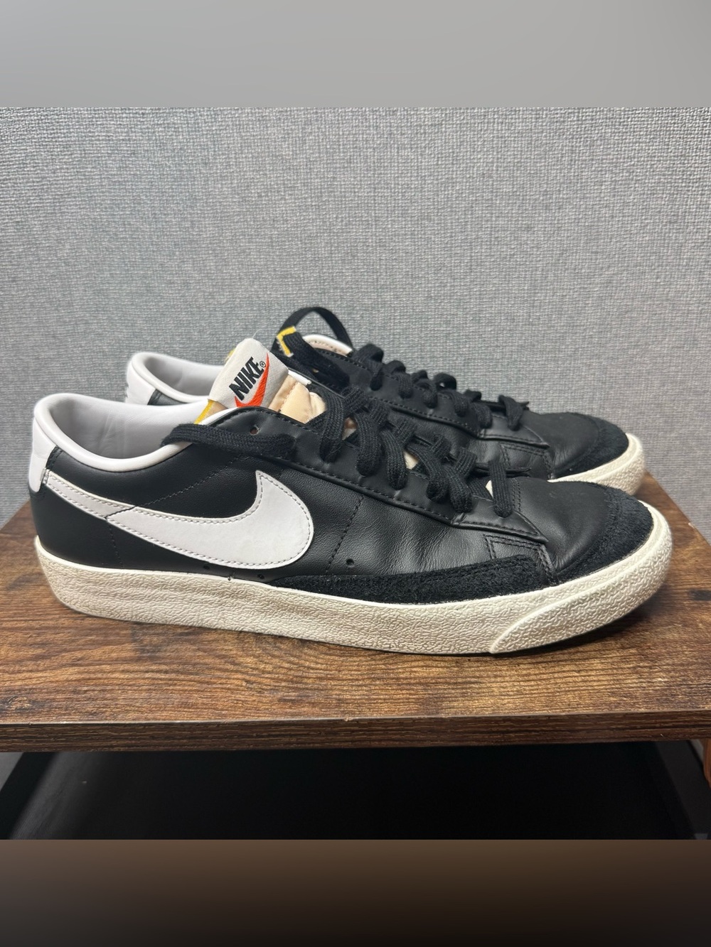 Nike Men’s Black & White Low-Top Leather Sneakers